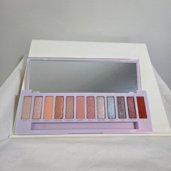 Urban Decay Naked Cyber Eyeshadow Palette - Picture 3 of 4